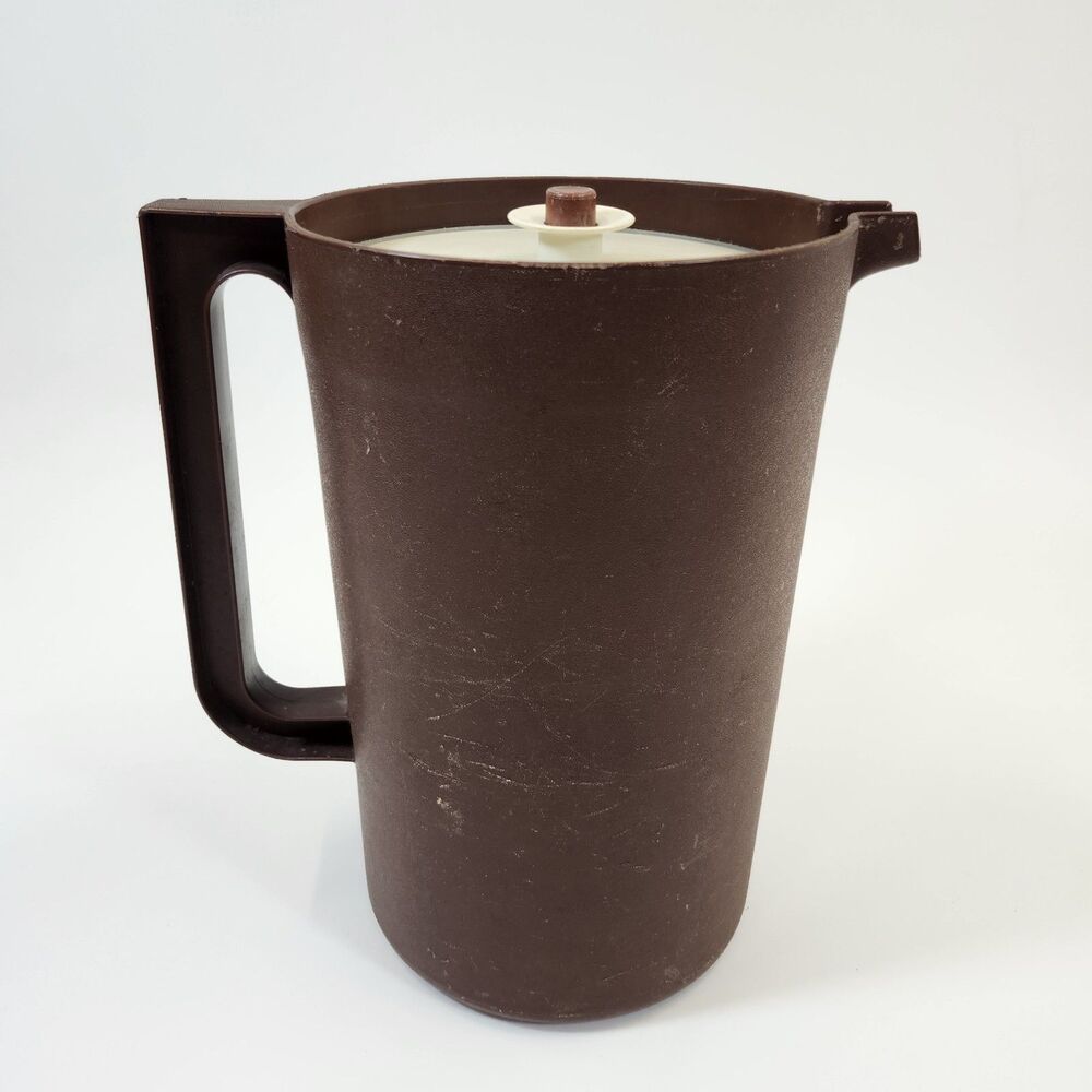 Tupperware Pitcher Brown 1416-4 Gallon Push Button Lid 1970s Vintage Beverage